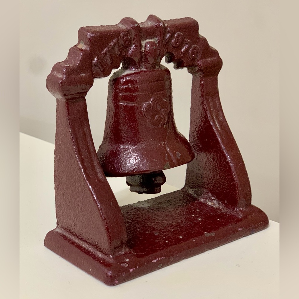 1776 1976 Vintage Solid Cast Iron Figural Liberty Bell Commemorative Doorstop